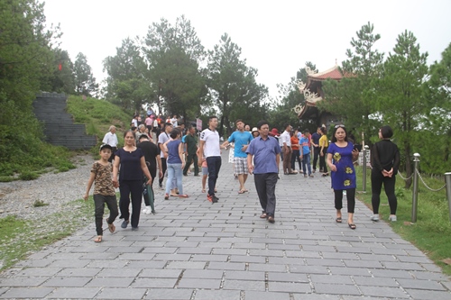quang binh da co gan 48 trieu nguoi den vieng mo dai tuong vo nguyen giap