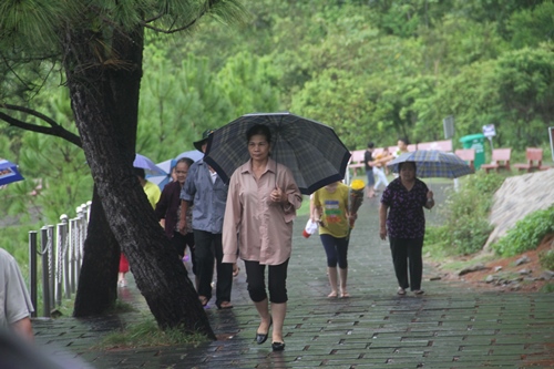 quang binh da co gan 48 trieu nguoi den vieng mo dai tuong vo nguyen giap