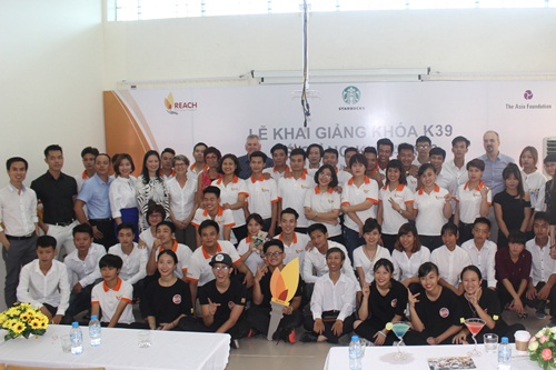 chung tay dem den tuong lai tuoi sang hon cho thanh nien kho khan tai viet nam