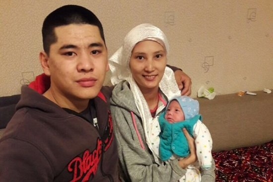 hoa hau 22 tuoi qua doi vi ung thu de lai con tho moi 8 thang tuoi