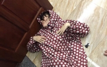 co gai that tinh say bi ti mac ao mua uot nam vat tren san dan mang tranh cai du doi