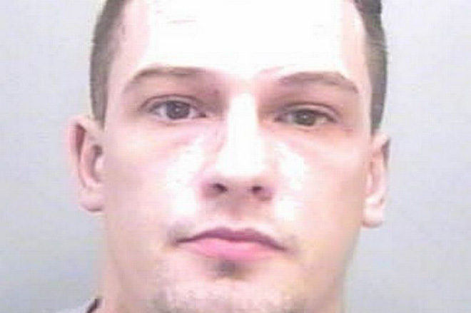 thanh nien tan nhan danh dap cho cho du can tay ban gai cu