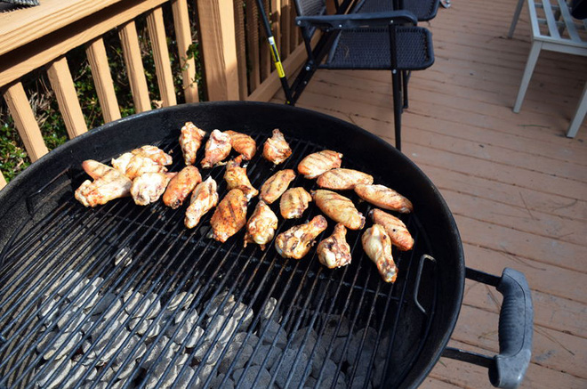 khong phai dat thit len phia tren than de nuong la dung dau vi tri dung nhat chinh la day