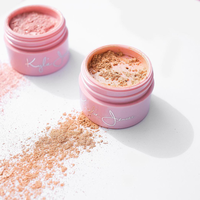 mung sinh nhat 20 tuoi kylie jenner tung ra bst my pham cool dung hoi