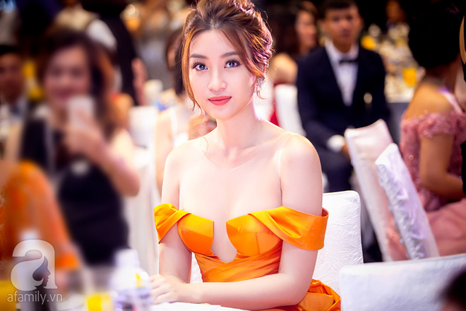 hoa hau do my linh rang ngoi do sac voi a hau huyen my