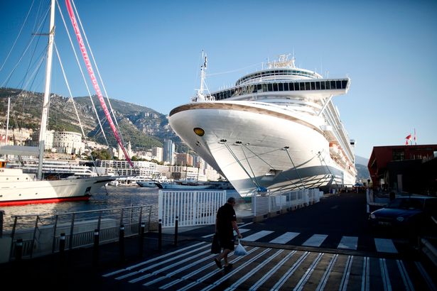 chong nhan tam ra tay sat hai vo ngay trong chuyen du lich vi dam cuoi nhao minh