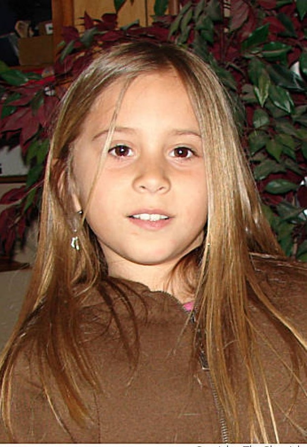 be gai 8 tuoi dot ngot mat tich va qua khu den ron nguoi cua co trong tre