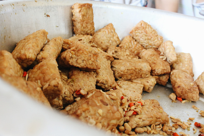 ha noi quan com chay tuy tam truoc cong vien k3 cua ba chu tung bi ung thu da day
