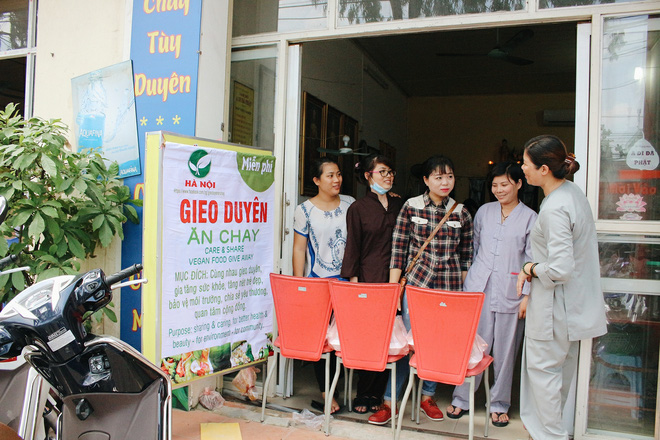 ha noi quan com chay tuy tam truoc cong vien k3 cua ba chu tung bi ung thu da day