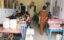 ha noi quan com chay tuy tam truoc cong vien k3 cua ba chu tung bi ung thu da day