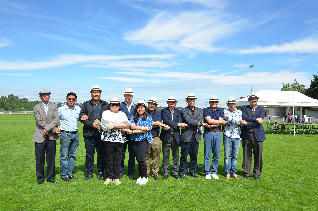 tung bung ngay hoi asean tai phap