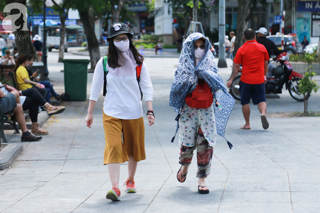 nang nong hon 40 do c nguoi dan ha noi chat vat tranh nang tu sang som