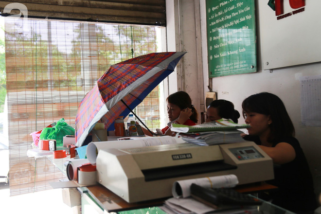 nang nong hon 40 do c nguoi dan ha noi chat vat tranh nang tu sang som