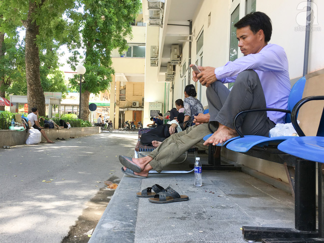 nguoi nha benh nhan va vat tai benh vien trong nang nong ky luc o thu do
