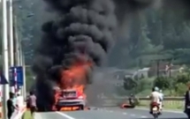 lang son dang luu thong xe container bat ngo chay du doi cot khoi boc cao hang chuc met