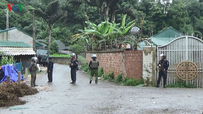 chu tich xa tung phai bo mu khi gap dan em trum ma tuy vac 2 khau ak