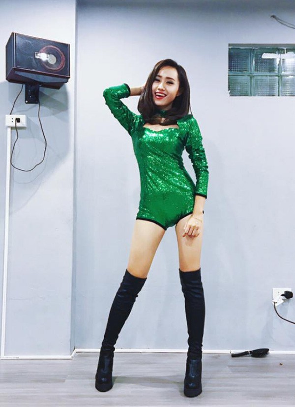 vu cong xinh dep nhay sexy duoc chon lam mc thoi tiet vtv