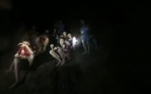 doi bong nhi thai lan bi ket trong hang duy tri su song nho nuoc mua khoc lac ca giong