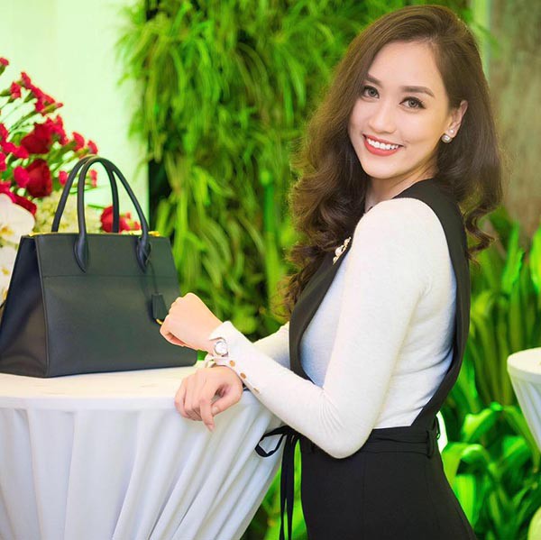 cuoc song cua my nhan viet sau 7 nam gan bo dung lat tung o chu o chiec non ky dieu