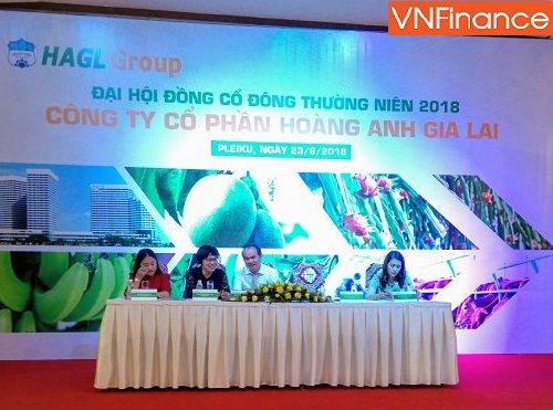 lanh dao muon cuu gia co phieu bang loi hua co dong khong co du kien nhan de cho
