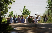 cong an ha noi dung lai hien truong vu tim thay thi the nu nha bao o ben do