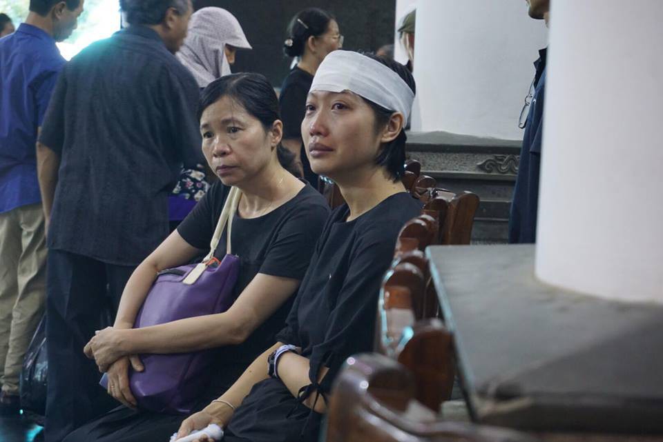 nguoi than ban be nghen ngao trong dam tang be gai 12 tuoi hien tang giac mac sau khi qua doi