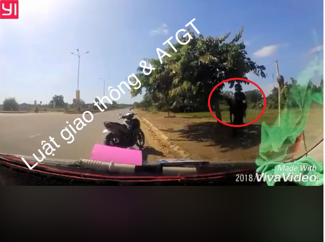 clip cstt vung tay dam vao mat nguoi vi pham gay xon xao