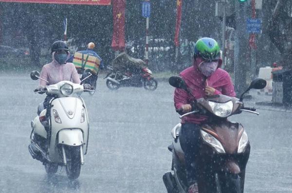 thoi tiet ngay 67 bac bo cham dut nang nong chieu toi co mua rao va dong dien rong