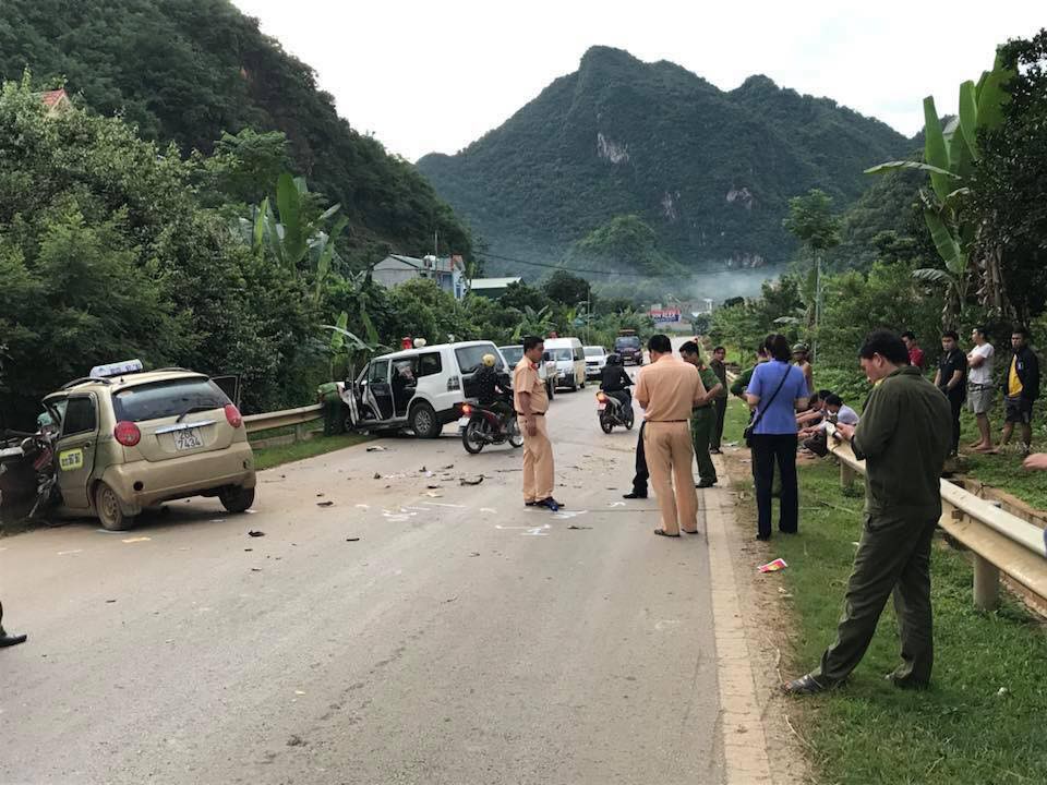 son la dau dau voi xe cuu thuong tai xe taxi tu vong 7 nguoi khac bi thuong