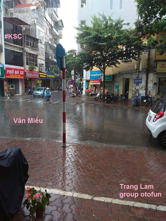 xuat hien 10 phut hon 1000 binh luan buc anh doc chi co trong con mua ha noi chieu nay