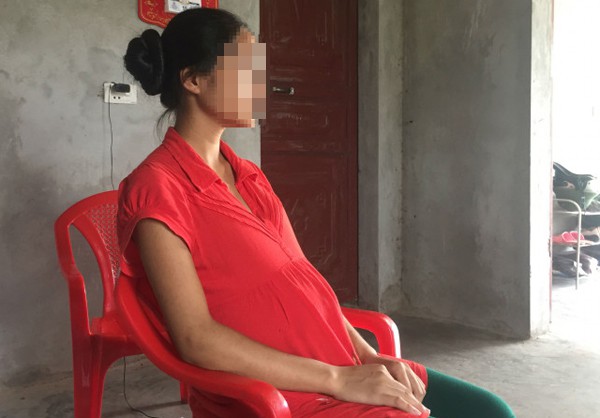 ha noi gia dinh to con 16 tuoi bi hang xom xam hai con gai lai khai tu nguyen cong an quyet dinh khong khoi to