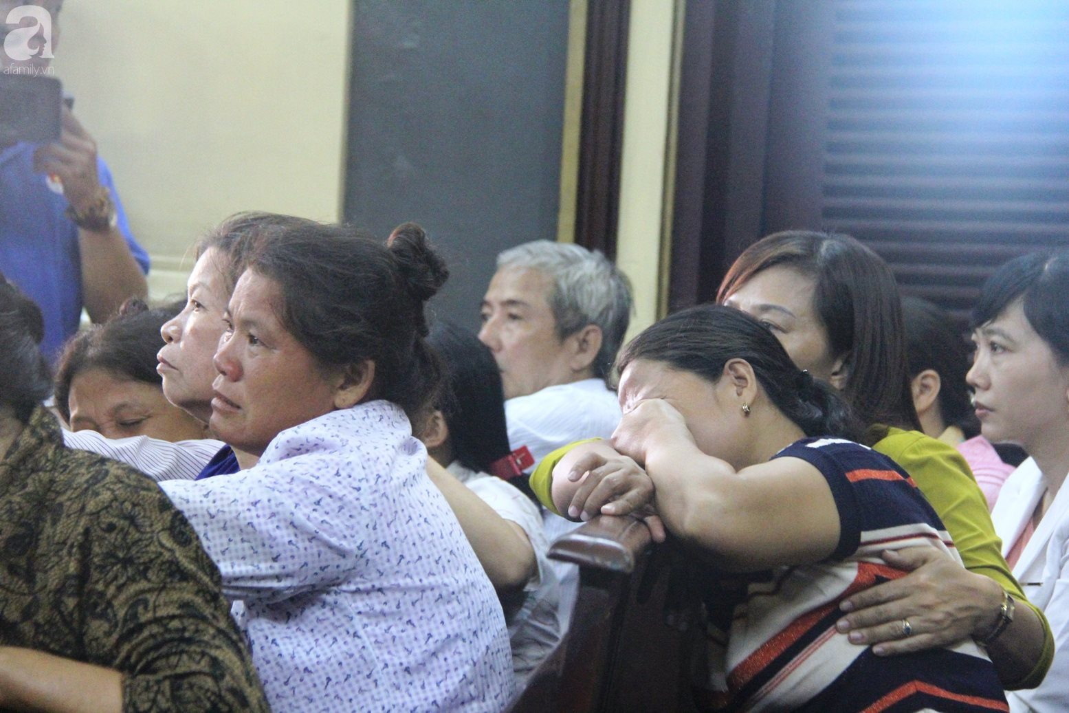 tu hinh ke giet chet 5 mang nguoi tai binh tan bi cao xin loi muon hien tang cho y hoc nguoi nha nan nhan gao khoc tham thiet