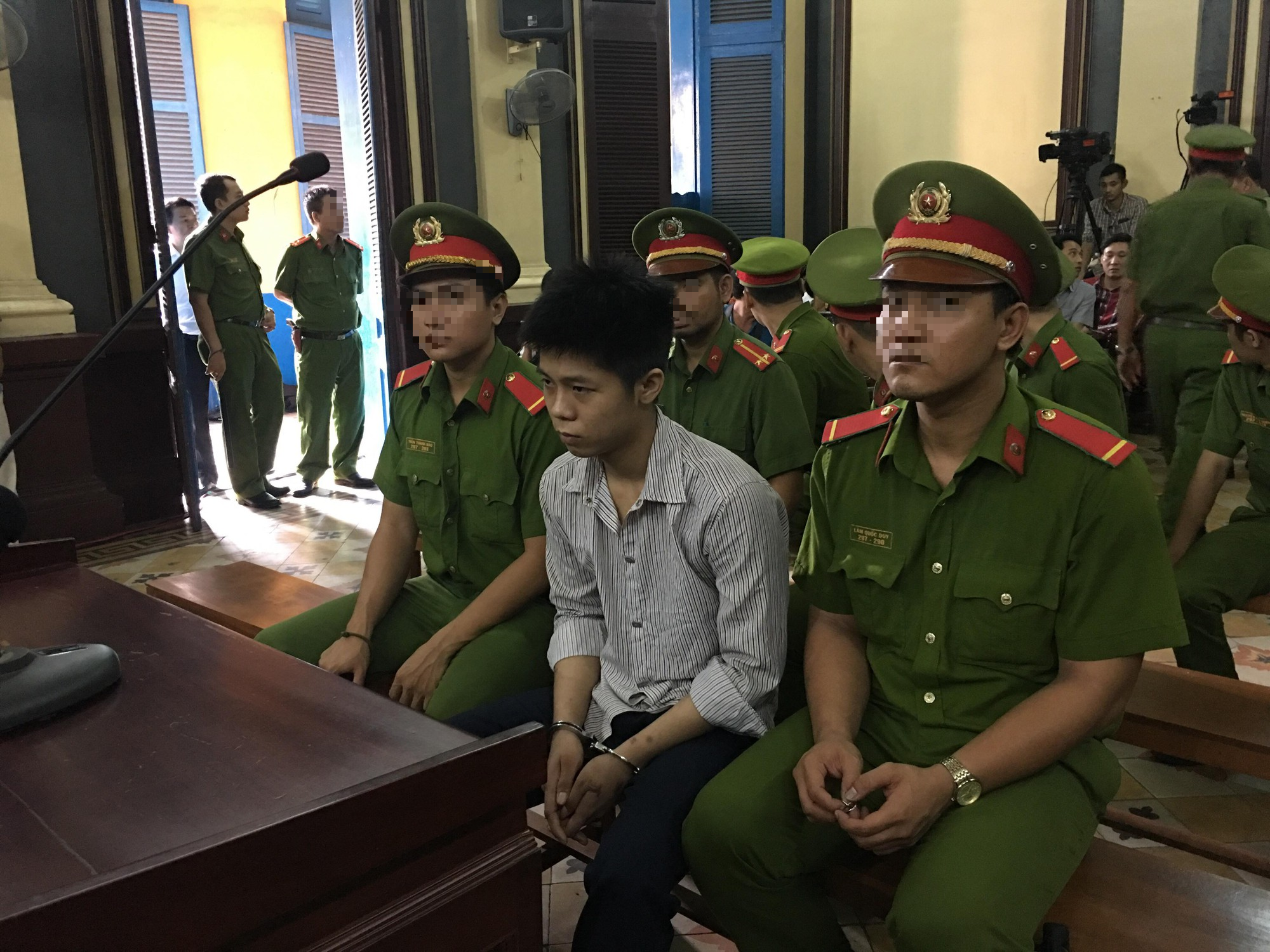 tu hinh ke giet chet 5 mang nguoi tai binh tan bi cao xin loi muon hien tang cho y hoc nguoi nha nan nhan gao khoc tham thiet