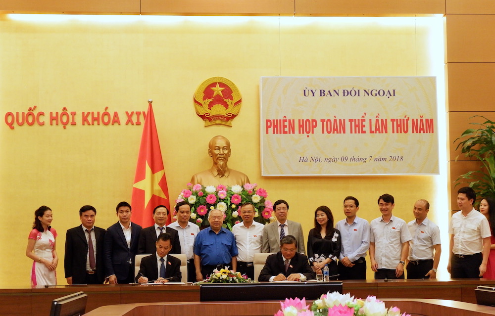 buoc tien moi cho su phoi hop giua ngoai giao nghi vien va doi ngoai nhan dan