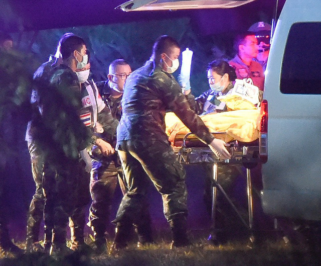 giai cuu doi bong nhi thai lan toan bo cac thanh vien con lai se duoc dua ra ngoai trong hom nay