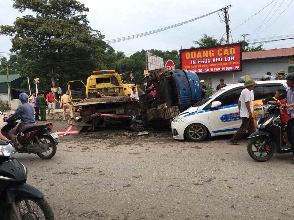 hung yen tai nan tau hoa khien nhieu phuong tien giao thong hu hong nang