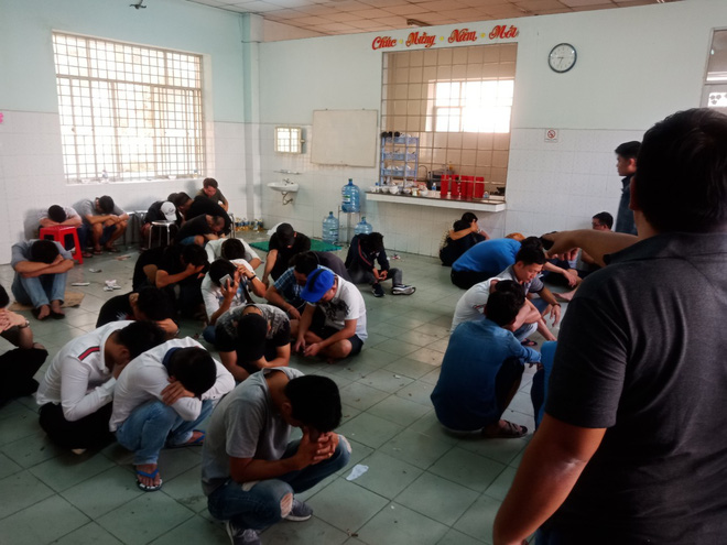 121 dan choi duong tinh ma tuy chay tan loan o khach san sai gon