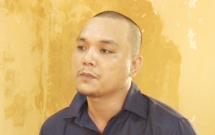 vu be gai 4 tuoi bi ban than cua bo danh tu vong o vinh long khoi to bat giam long ii de dieu tra