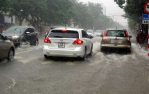 mua lon nhieu ngay nguoi dan nghe an loi nuoc di lam