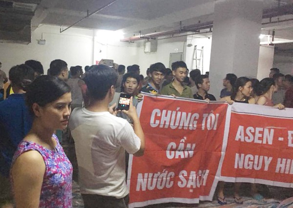 ha noi cu dan chung cu thanh ha cienco 5 phat hien be nuoc ngam day rac thai xay dung
