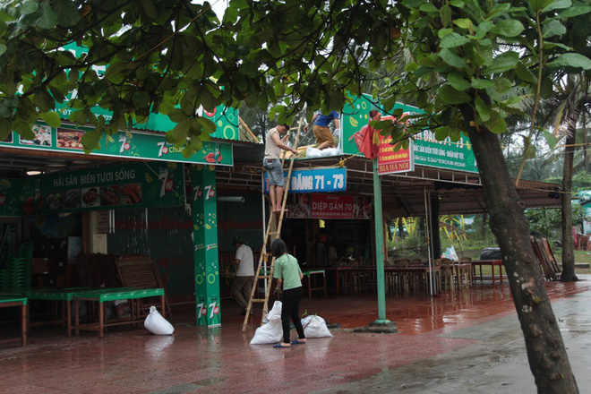 nguoi dan gap rut gia co nha cua cua hang truoc khi con bao so 3 do bo