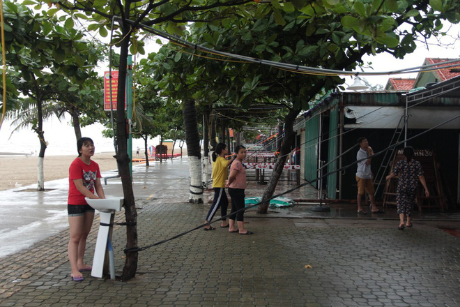 nguoi dan gap rut gia co nha cua cua hang truoc khi con bao so 3 do bo