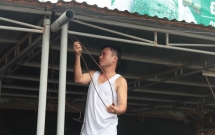 nguoi dan gap rut gia co nha cua cua hang truoc khi con bao so 3 do bo