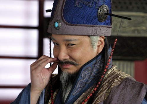 sao phim hoan chau cach cach pham toi ngo sat ra tu thanh danh lay vo dep kem 12 tuoi