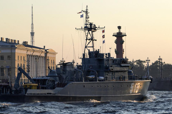 nga duyet binh hai quan nam 2018 hon 40 tau chien manh nhat co mot ngoi sao rat sang