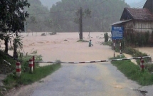 quang ninh mua lu gay ngap va mat dien nhieu noi gan 200 ho dan bi co lap vi lu