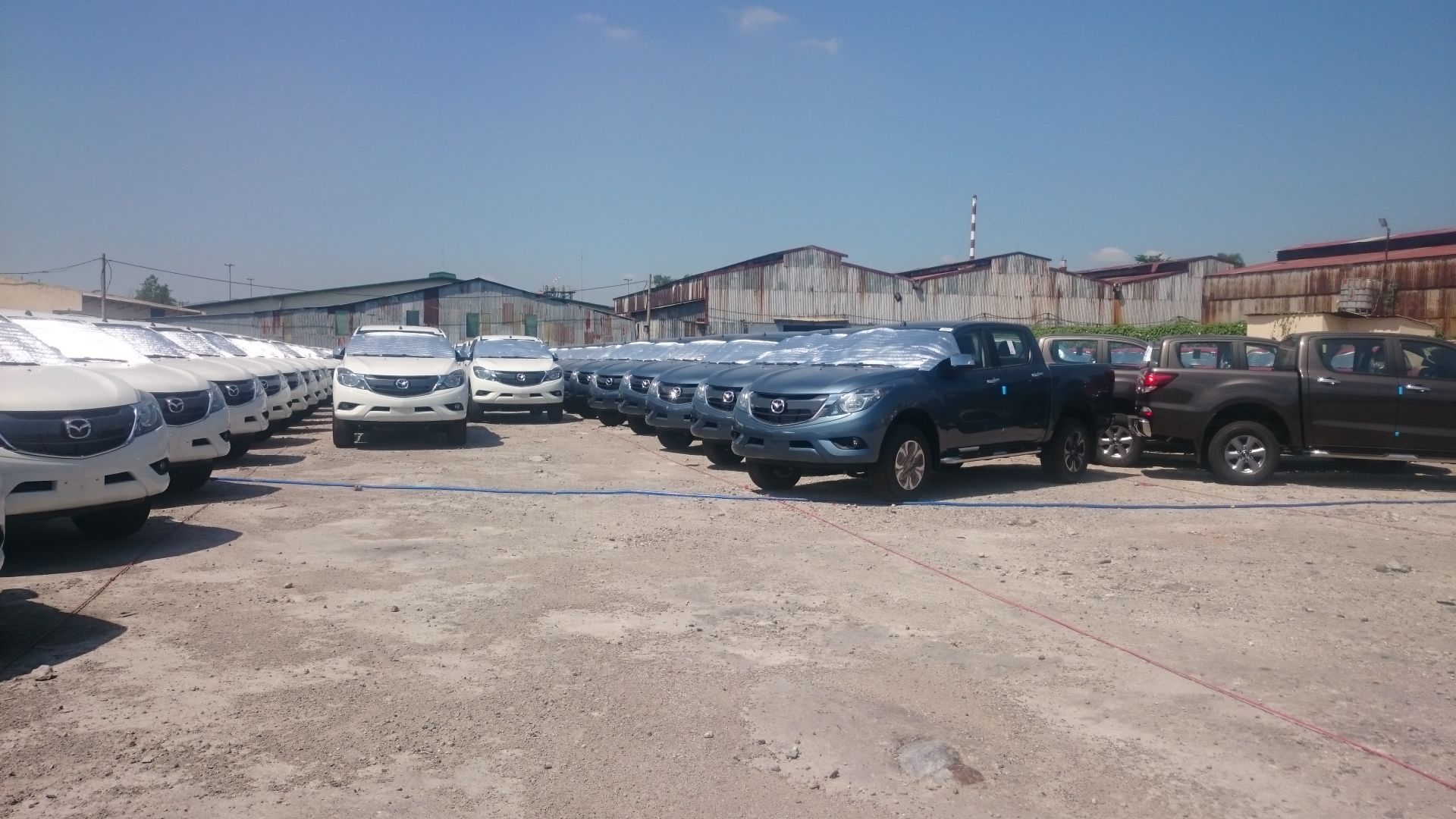 lo xe nhap khau mazda bt 50 moi da ve kho thaco