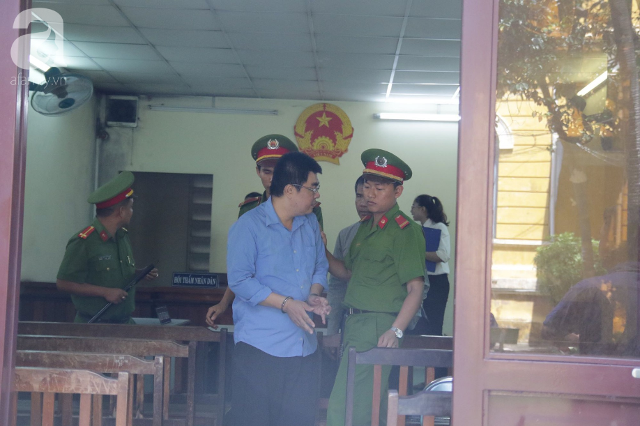 bi vo lang ma va duoi ra khoi nha cuu cong an giet nu viet kieu uc roi tu tu