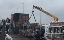 xe khach 16 cho tong xe container roi boc chay ngun ngut tren cao toc long thanh dau giay 2 nguoi tu vong