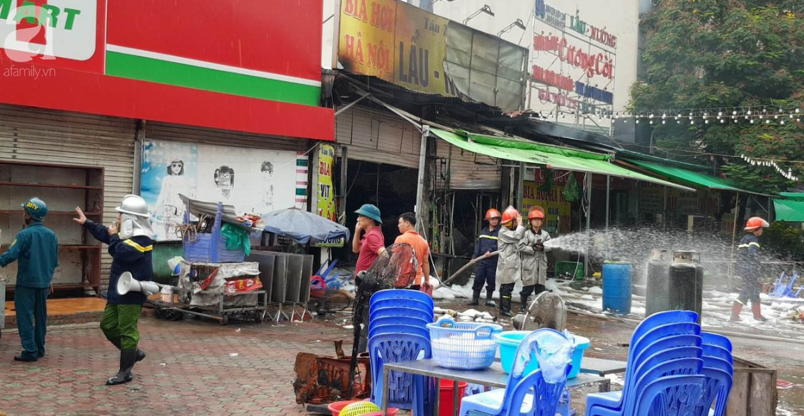 ha noi chay cua hang an mot nan nhan nu dang mac ket